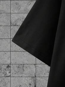 Manfinity LEGND Men's Summer Letter & Floral Print Round Neck Short Sleeve Casual T-Shirt And Drawstring Waist Shorts Set - Black and White - View 6