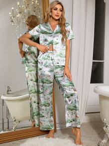 LuxeNights Pyjama-Set aus Satin-Kurzarmhemd mit Knöpfen und Tier- und PflanzenMuster und Lange Hose