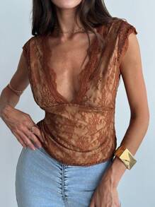 Aloruh 優雅極簡性感風深V領花邊對比色背心上衣