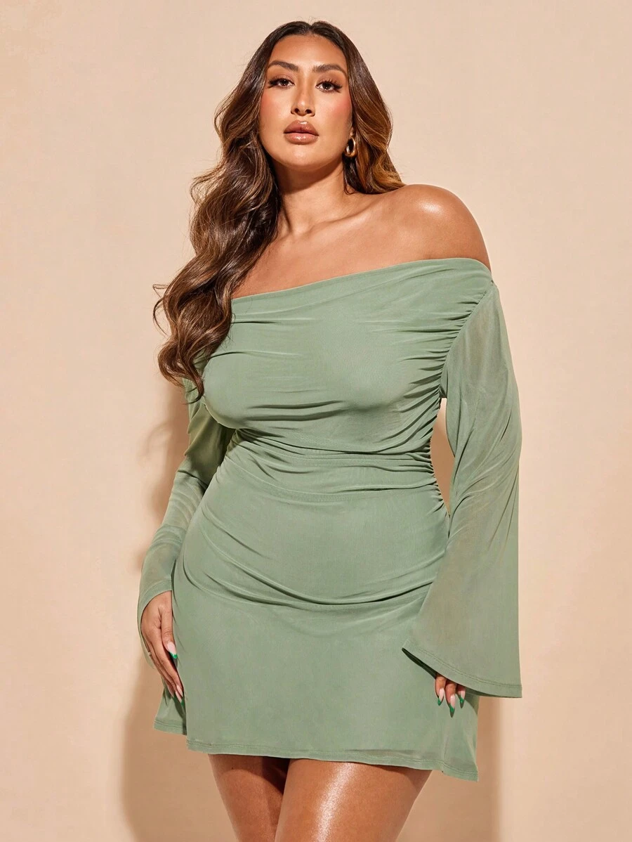 SHEIN BAE 加大码女式V领印花连衣裙，配有细肩带，弹性网眼面料，后系带，非常适合度假，优雅浪漫风格，女士生日礼服 - 彩色 - 查看 1