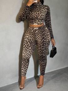 SHEIN SXY Plus Size Women's Sexy Mock Neck Patch Detail Leopard Top And Leggings 2pcs Set, Suitable For Sporty, Date Night, Birthday, Bachelorette Party Outfit, Casual, Shopping, Streetwear, Going Out, Easy To Match&Looks Slim, Flatter The Figure - Multicolor - View 4