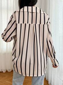 RueChic Áo Sơ Mi Sọc Oversize - Đen và trắng - Xem 2