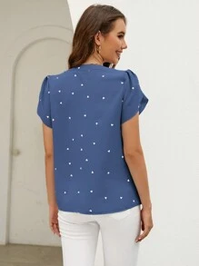 SHEIN Clasi Blusa de mujer con estampado de corazón y mangas de pétalos, cuello en V, para verano y playa, de manga corta - azul real - Ver 2