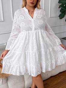 SHEIN CURVE+ Plus Solidna sukienka z długim rękawem i haftem z oczkami