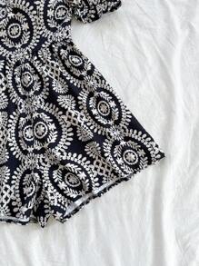 Soleia Holiday Casual Allover Print Puff Sleeve Jumpsuit - Black - View 4