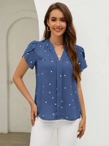 SHEIN Clasi Blusa de mujer con estampado de corazón y mangas de pétalos, cuello en V, para verano y playa, de manga corta - azul real - Ver 6