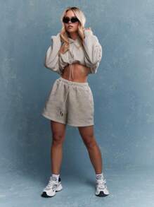 MISSGUIDED Pantalones cortos de sudadera con logotipo en relieve y cordones - Gris - Ver 4