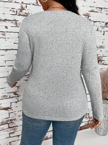 SHEIN LUNE Camiseta de manga larga con escote en V y recorte hueco, de unicolor, para mujer talla grande, para atuendo de viaje en otoño e invierno en el aeropuerto