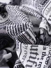 SHEIN Young Boy Casual Fashionable Newspaper Pattern Spliced With Black Stars Baggy Denim Jeans For Vacation And Dailywear - Black and White - View 4