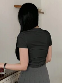 DAZY Áo thun nữ tay ngắn màu trơn mùa hè có trang trí nơ, cổ tròn, áo crop top thời trang nữ - màu đen - Xem 3