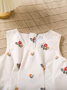 SHEIN LMoss Kids LMoss Tween Girl 宽松休闲无袖 V 领衬衫搭配阔腿花裤，2 件/套 - 杏色 - 查看 3