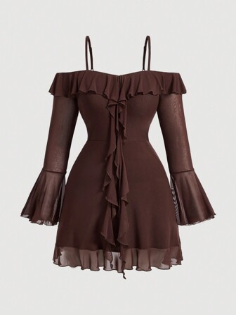 SHEIN MOD Kaffee Kurzes Off-Shoulder-Kleid mit romantischer Rüschenkante und Glockenärmeln in großen Größen