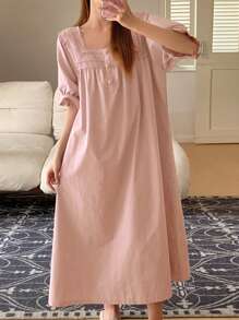 DAZY 純色休閒睡衣裙，帶蕾絲修飾的方領和泡泡袖 - 粉色 - 查看 1