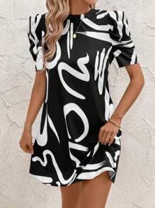 SHEIN Clasi Women's Round Neck Black And White Geometric Short Sleeve Dress, Fashionable And Sophisticated Design - Black and White - View 3