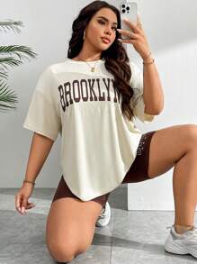 SHEIN EZwear Camiseta de hombro caído con gráfico de letra y shorts de motociclista para el verano en tallas grandes