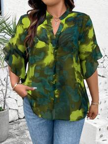 SHEIN LUNE Plus blouse met tie-dye volantmouwen