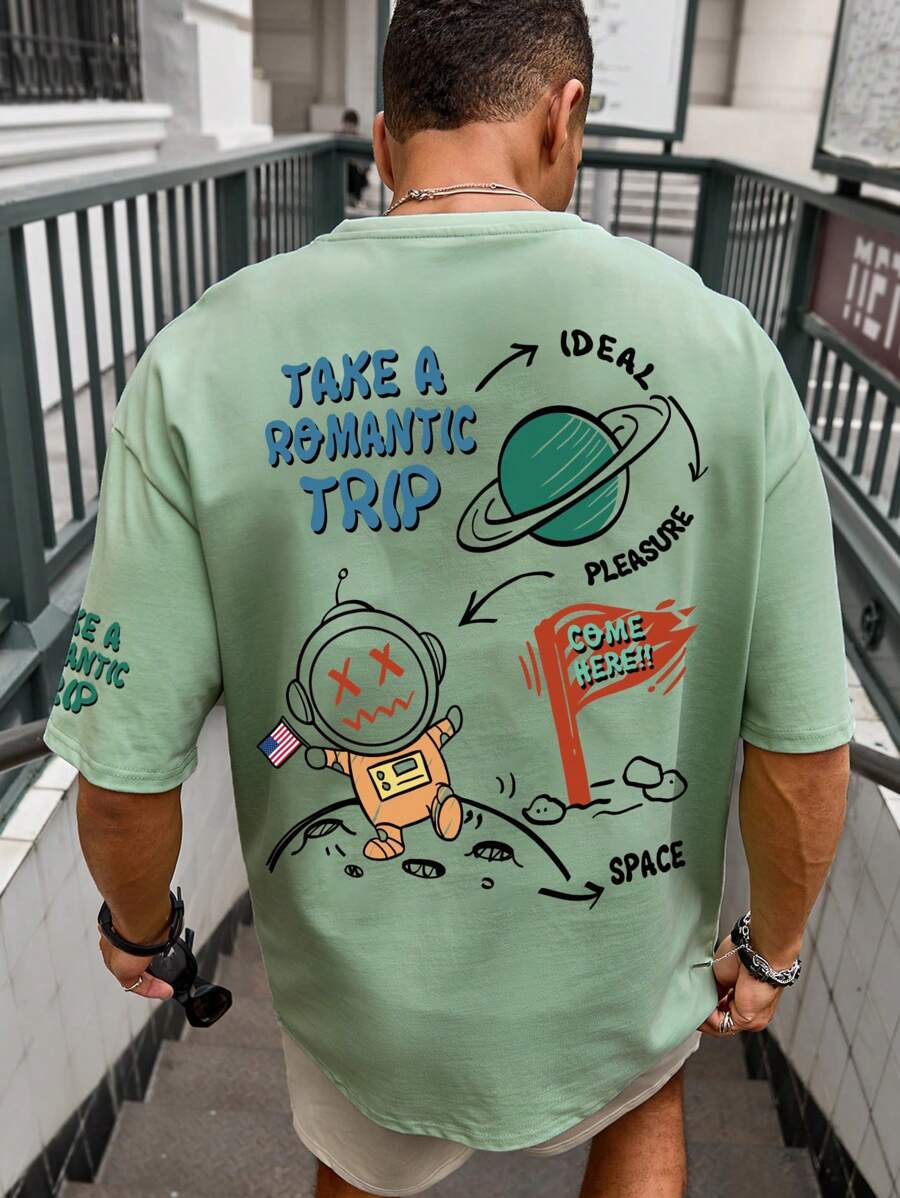 Manfinity Hypemode 男士時尚圓領短袖T卹，印有字母、星星和太空人設計，掉肩設計，夏季 - 綠色 - 查看 1