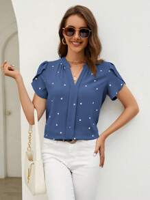 SHEIN Clasi Blusa de mujer con estampado de corazón y mangas de pétalos, cuello en V, para verano y playa, de manga corta - azul real - Ver 3