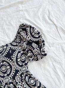 Soleia Holiday Casual Allover Print Puff Sleeve Jumpsuit - Black - View 5