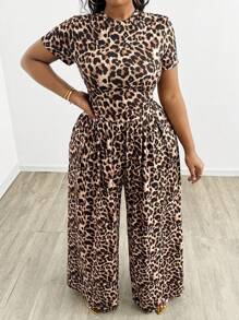 SHEIN SXY 大码女式豹纹短款 T 恤和阔腿裤 2 件套，适合所有季节、约会之夜、生日、单身派对装、休闲、购物、街头装、外出，易于搭配且看起来修身，凸显身材 - 彩色 - 查看 5