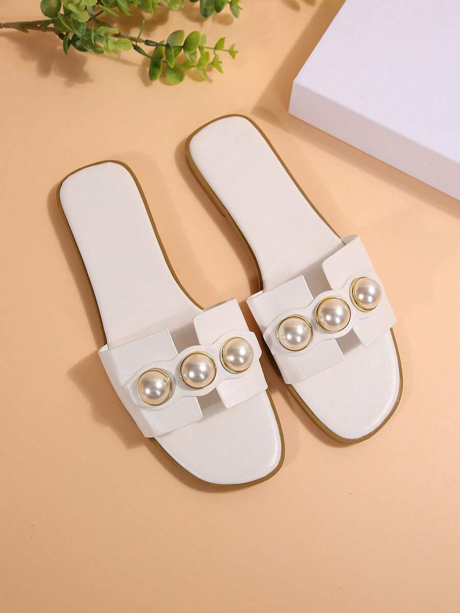 Sandalias planas de mujer con perlas falsas, sandalias de moda de unicolor con punta abierta y antideslizantes, sandalias multiusos para exteriores, para San Valentín, atuendos de playa, atuendos de verano - Blanco - Ver 1
