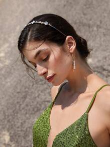 SHEIN Belle Diadema Elegante Con Decoración De Diamantes De Imitación Y Flores - Gris Claro - Ver 3