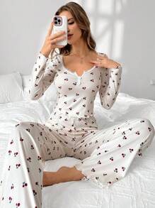 CottageSlumber طقم بيجامة من ملابس علوية كم طويل نصف أزرار وبنطلون مطبوع بالكرز، موسم العطلات وتفاصيل أنيقة ودافئة للخريف والشتاء - لون مشمشي - مشاهدة 1