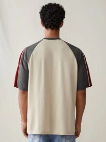 SWAVVY Camiseta de manga corta con bloqueo de color, gráfico de letra, holgada y de punto para hombres, con parches y estampado, adecuada para uso diario, para salir, camiseta de béisbol vintage, para amigos, verano, otoño - Multicolor - Ver 2