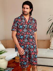Manfinity ChillVibe Men Allover Print Casual Short Sleeve Shirt & Short PJ Set / Pajama Set - Multicolor - View 3