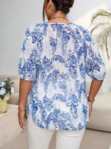 SHEIN MOOSTA 大尺碼V領全印花泡泡袖短袖上衣 - 彩色 - 查看 2