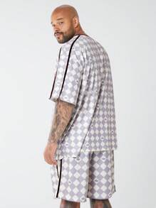 Manfinity VCAY 2入組男士大尺寸休閒針織格紋圓領寬鬆短袖T恤和中腰直筒短褲，適用於夏季日常穿著