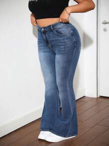 SHEIN Tall CURVE Plus Size Women's Rhinestone Star Print Pocket Stretch Flare Leg Jeans, Blue - Blue - View 6