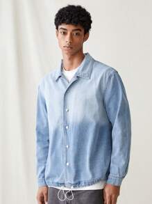 Manfinity Hypemode Camisa Casual de Denim Masculina Solta e Simples em Ombre Azul Claro - Lavagem clara - Visão 3