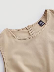 SHEIN MOD Robe sans manches simple unicolore pour femme grande taille convenant pour un usage quotidien