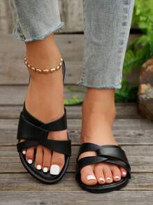 仙女风格镂空一脚蹬女式凉鞋，新款夏季复古韩版时尚，百搭沙滩平底拖鞋，适合约会、聚会、度假、通勤和商务