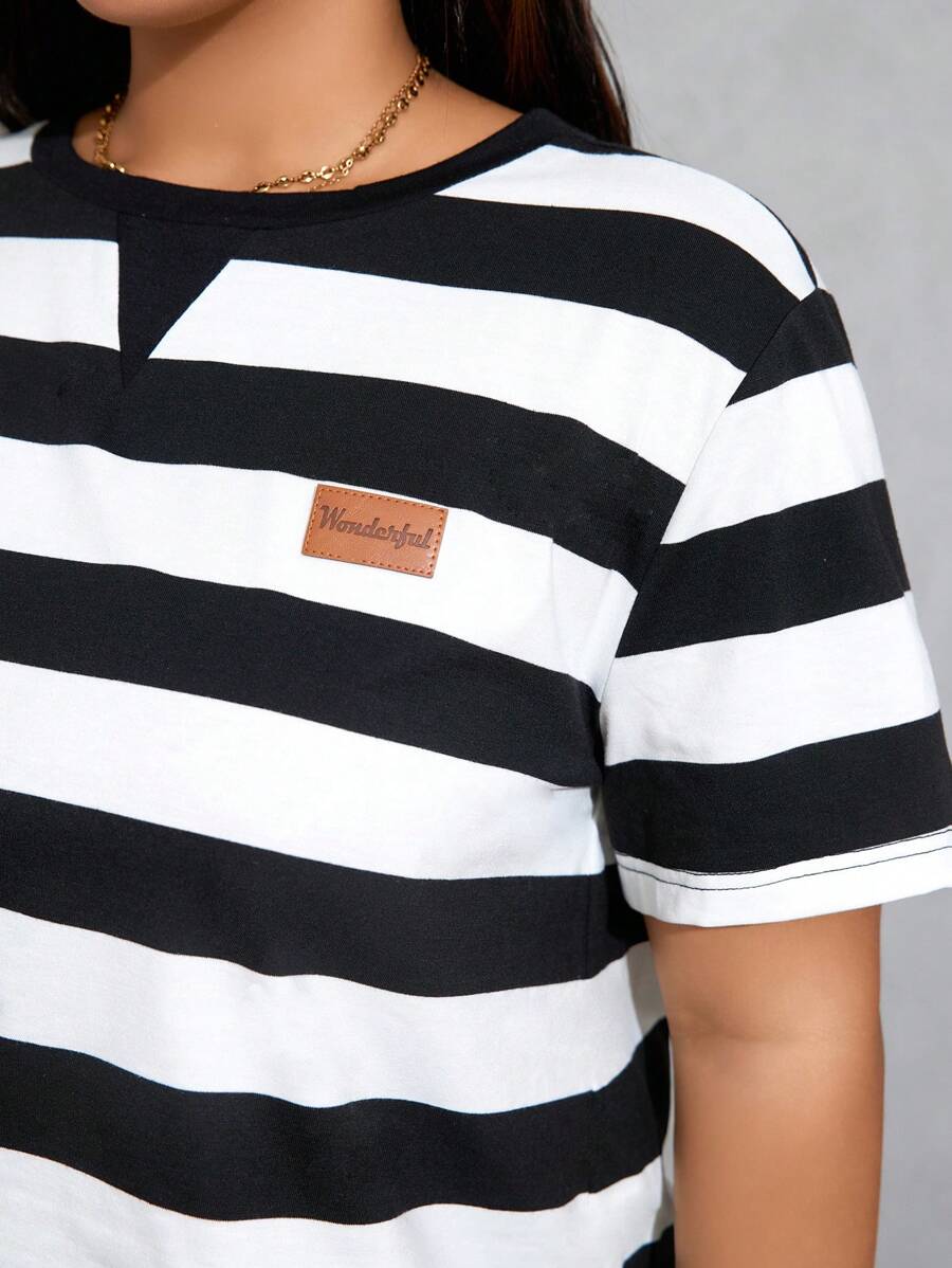 SHEIN Essnce Plus Size Women's Summer Casual Sports Striped Loose T-Shirt, Summer Women's Clothes, Women's Tops, Cute Summer Tops,Back To School Outfits,Black And White Shirt - Black and White - View 1