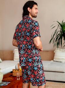 Manfinity ChillVibe Men Allover Print Casual Short Sleeve Shirt & Short PJ Set / Pajama Set - Multicolor - View 2
