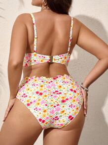SHEIN Swim Curve Plus Size Summer Beach Bikini Set With Ditsy Floral Print And Shell Edge - Multicolor - View 2
