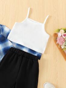 Nueva llegada para la temporada del regreso a clases de niñas: conjunto de 3 piezas con camisa a cuadros azul, top blanco y pantalones negros. Con un ajuste holgado, estilo a la moda, popular y de estilo sencillo, es adecuado para el estilo casual y escolar, ideal para otoño e invierno