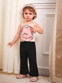 SHEIN Conjunto de top corto y pantalones acampanados suaves para bebé niña, con diseño floral sutil y delicado, apto para usar en casa, al aire libre y en fiestas, ideal para verano - Multicolor - Ver 5