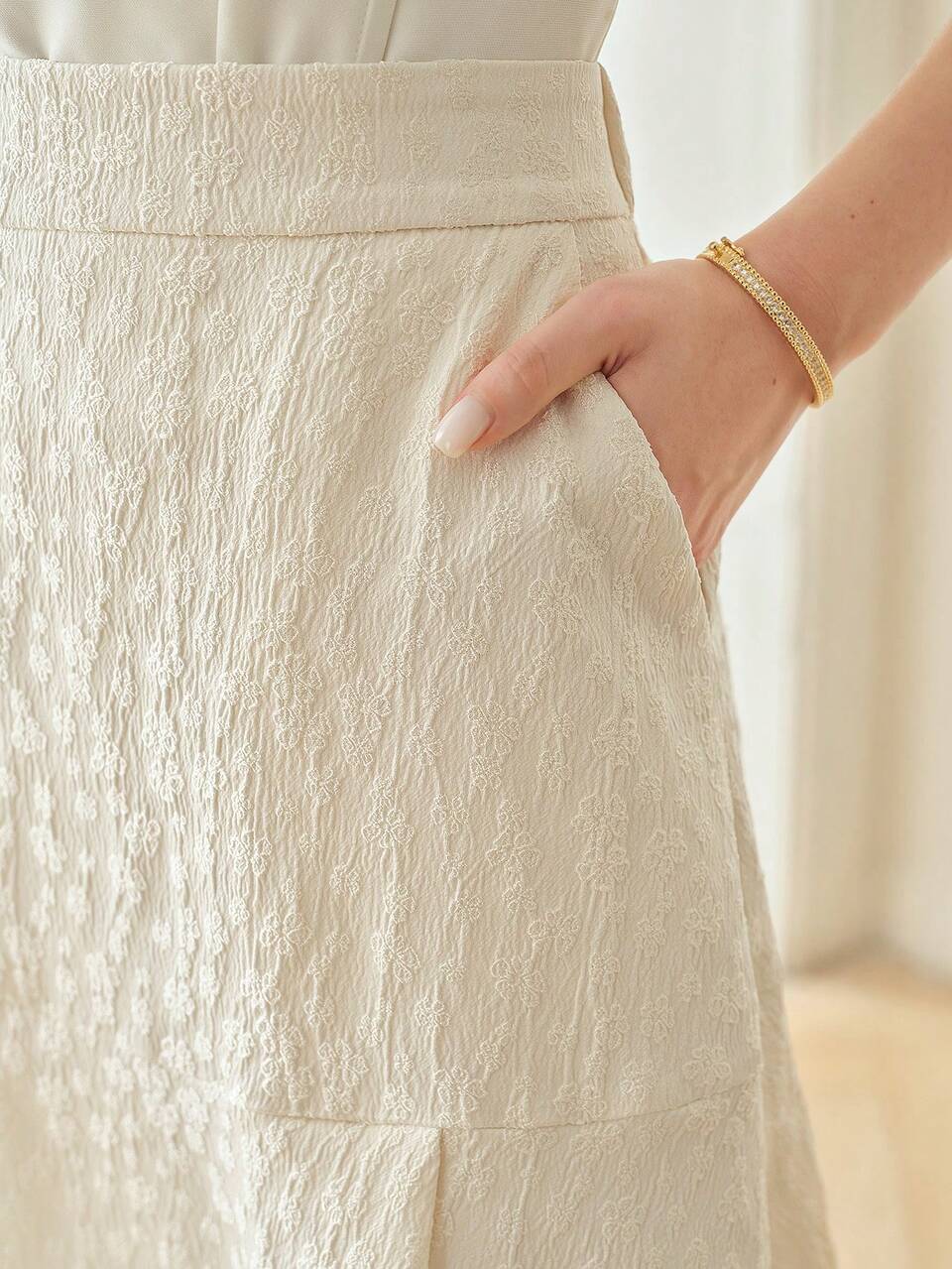 MOTF TEXTURED RUFFLE HEM SKIRT