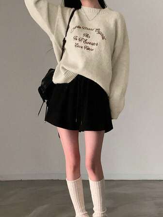 2025秋冬新款圆领长袖字母刺绣女毛衣