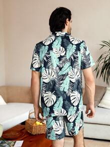 Manfinity ChillVibe Men's Flat Collar Button-Front Short Sleeve Allover Print Shirt And Shorts Homewear Pajama Set - Green - View 2