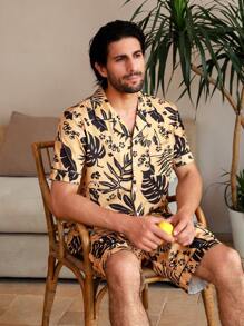 Manfinity ChillVibe 男士熱帶印花短袖和短褲套裝，夏季休閒居家服 - 彩色 - 查看 1