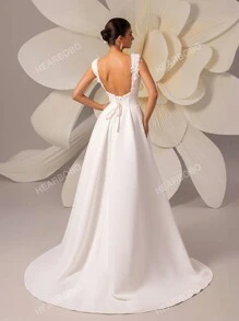 Women's Solid Color Sleeveless Backless Minimalist Waist-Cinched Maxi Wedding Dress With Train White Elegant Bridal Dress