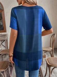 EMERY ROSE 女士夏季格紋印花襯衫，鈕扣細節和對比色 - 藍色 - 查看 2