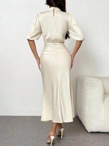 Rafferiza 泡泡袖收腰美人鱼纯色连衣裙，优雅长款缎面女装 - 香檳色 - 查看 2