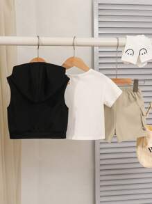 SHEIN 3入組嬰兒男女休閒字母印花連帽無袖上衣配彈性腰口口袋短褲和短袖T恤，適用於夏季