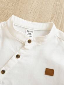 SHEIN 嬰兒男童拼接細節半扣上衣和短褲套裝 - 彩色 - 查看 8