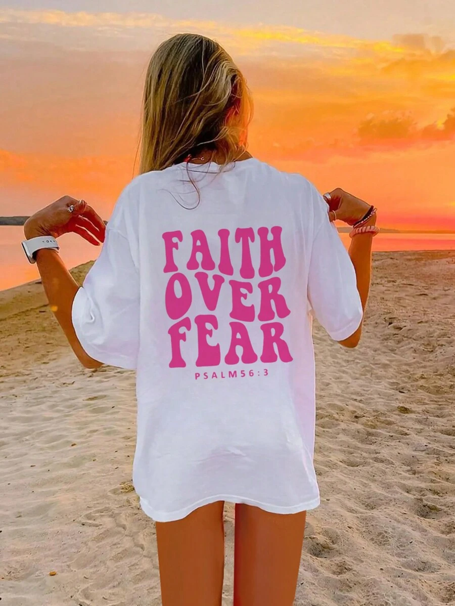 女士休闲度假圆领短袖T恤，印有标语，适合度假穿着。图案T恤，有白色、黑色、粉色可选，适合度假穿着。 - 白色 - 查看 1